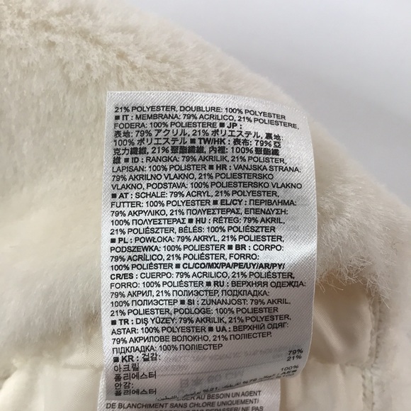 ✨Sold✨Baby Gap Faux Fur Cream Coloured Vest With Loop Buttons Size 0-6 Months - Picture 6 of 10